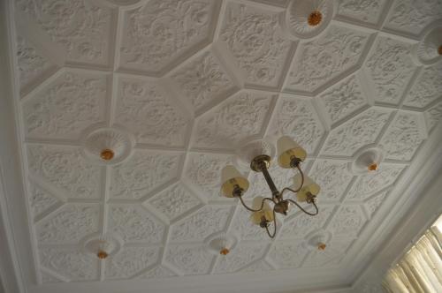 3rd House - image 6