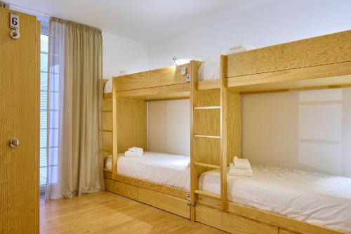 1 bunk bed