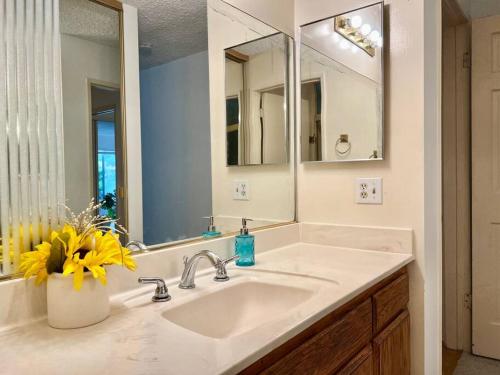Jies Choice - tranquil haven 3b3b prime Arcadia unit A in Arcadia, USA