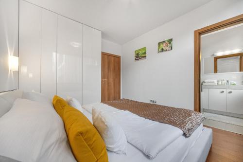 REVON Business Apartment, Dunajská 50, Free Parking, Bratislava (photo 9)