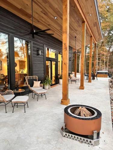 Coral Ridge on Indian Creek-A Couples Getaway in Savannah, USA