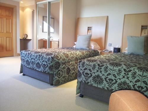 Twin room, classic