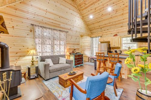 Near Greenbrier River! Mtn-View Cabin w/ Fire Pit in Marlinton