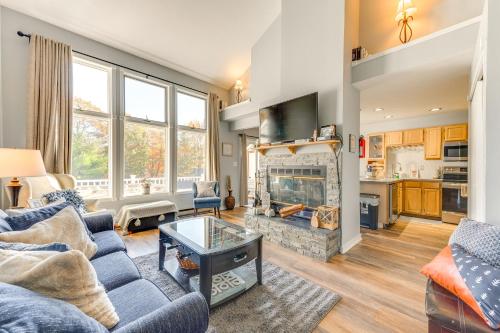 Less Than 1 Mi to Boulder Lake Family Retreat with Deck!