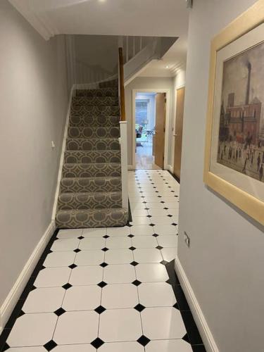 Beautiful town house in the heart of Knutsford in 納茨福德