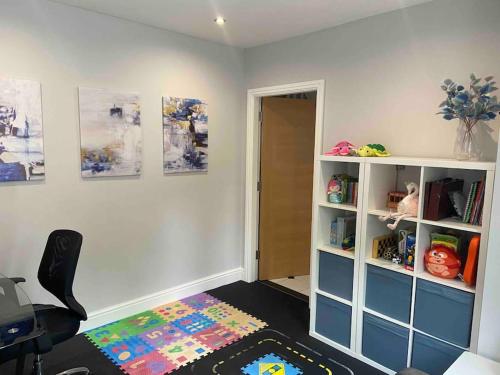 Beautiful town house in the heart of Knutsford in 納茨福德