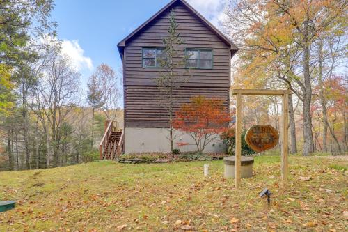 Cabin with 22 Acres and Patio - 3 Mi to Blowing Rock - image 2