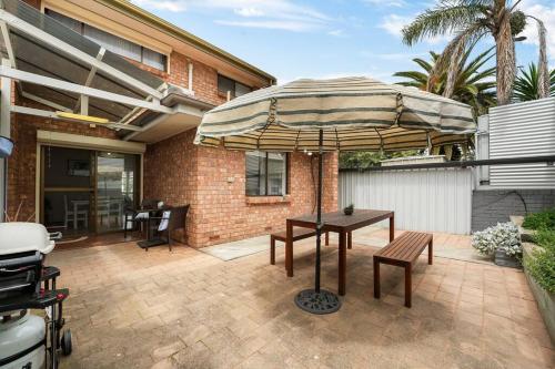 Sapphire by the Sea - Beach Family Modern in West Lakes