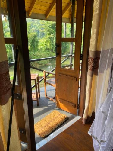 Balcony/terrace, Sinharaja Riverside in Kotapola
