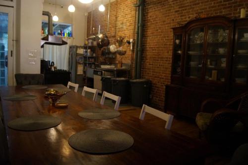 Macaw Guest House in Upper East Side