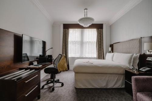 Club Quarters Hotel Trafalgar Square - image 2