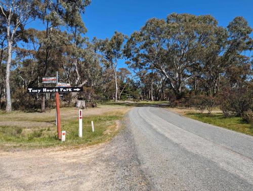 The Summit View by Tiny Away in Glenorchy (VIC)