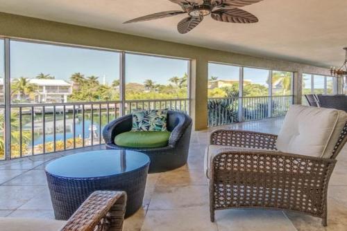 Exceptional VENETIAN SHORES home with pool, dock and boat lift, home in Islamorada, USA