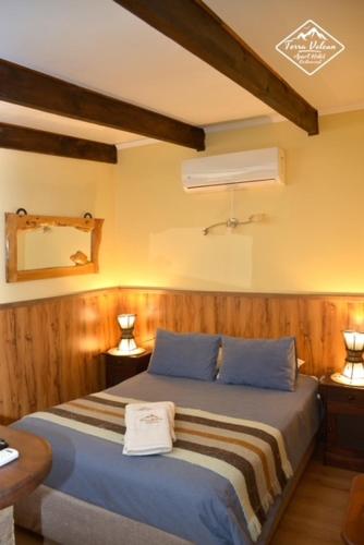 1 double bed, 2 twin beds