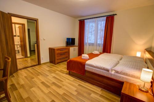 Family Apartment with Extra Bed image 5