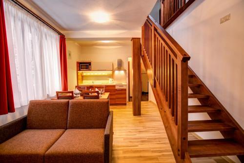 Maisonette Apartment with Balcony and Extra Bed image 5