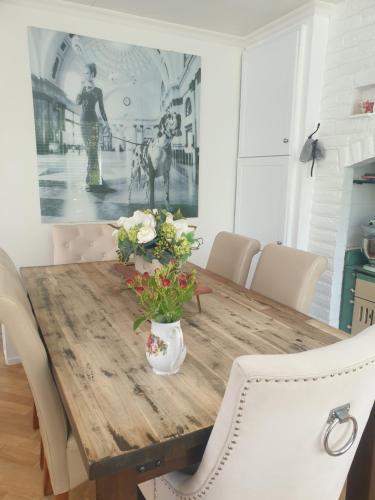 Windhaven Bed & Breakfast in Dantrūna