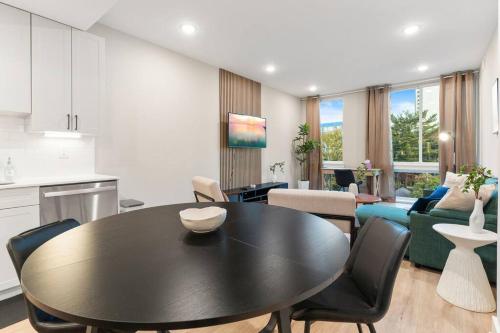 NoLibs, by Fishtown, Rooftop, Sleeps 4, King Bed in Philadelphia, USA
