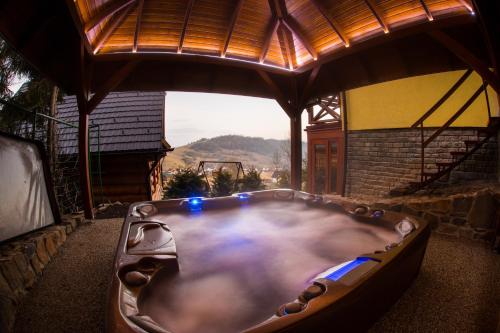 熱水浴缸, ZET - Penzion & Wellness in 上魯日巴希