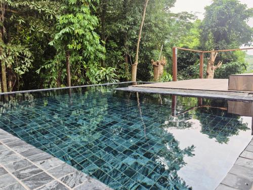 modern hill villa 山间观海私人别墅 in プーケット