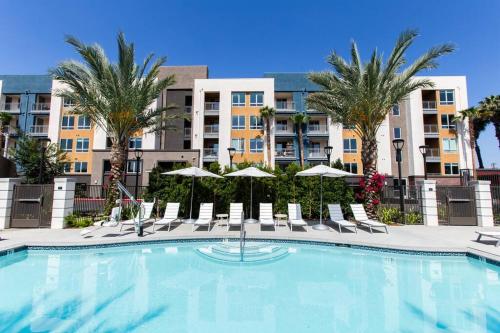 3 Miles to Disney Heated Pool CnvntnCtr Jacuzzi in Fullerton (Kalifornia)