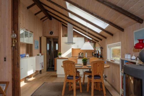 Well-Maintained Holiday Home On Private Natural Plot Just 200 Meters From Boeslum Beach - image 2
