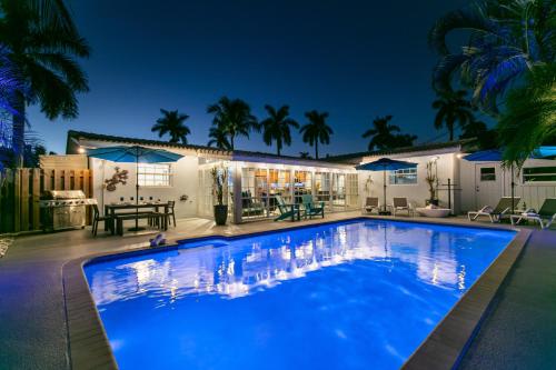 Casa Azul with a Private Heated Saltwater Pool in Fort Lauderdale, USA