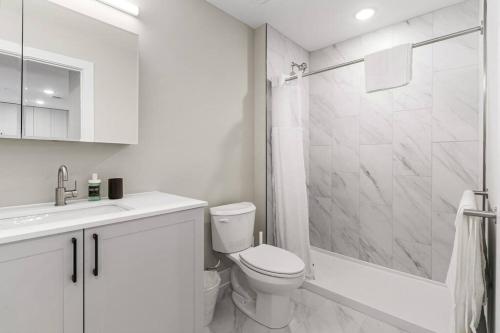 Prime NoLibs, Sleep 4ppl, Fast Wifi, King Bed, Rooftop Access, Two Smart TVs in Philadelphia, USA