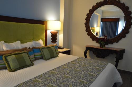Double Room image 3