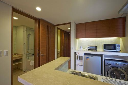 キッチン, アクシア サウス チカラン (AXIA South Cikarang Service Apartment) in シカラン