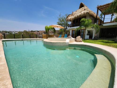 Casa Teques Coket in Tequesquitengo, Mexico