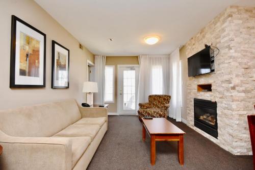 Jacuzzi Suite with King bed, full kitchen, Shanty Bay (foto 6)