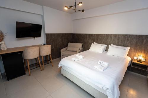Deluxe Double Room room in Empress Luxury Residences