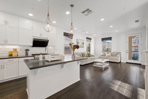 # Marbella Lane - Luxi 4BR Model Home in Portola in Irvine, USA