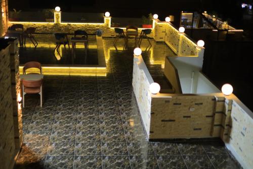 pyramids solar boat inn