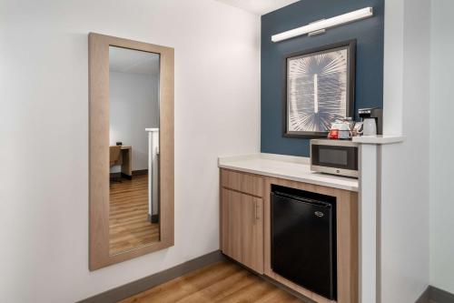 Hyatt Place Mystic - image 10