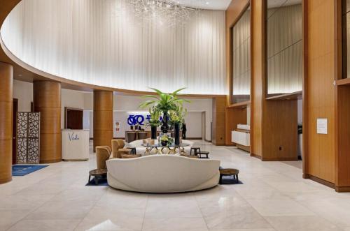 Beachfront Condo with Spacious Balcony Beachfront Condo with Spacious Balcony