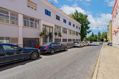 Lovely studio fully equipped near subway N7 - image 3