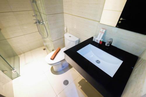 Minimalist Style Studio Brooklyn Alam Sutera Apartment near IKEA By Travelio - image 4