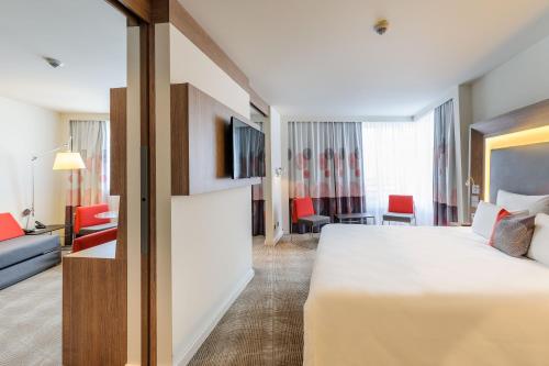 room detail thumbnail 1