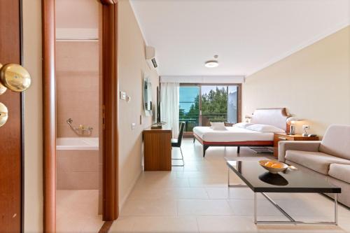 The Residence Hotel - image 3
