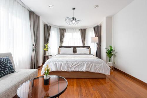 Private Pool Villa Resort style, Heart in bkk ,metro,cabaret show,RCA, jodd fair,chatuchak in กรุงเทพ