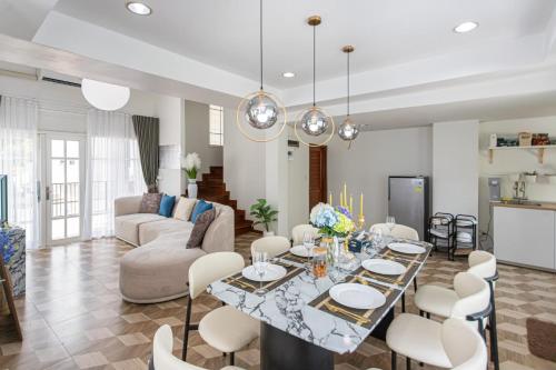 Private Pool Villa Resort style, Heart in bkk ,metro,cabaret show,RCA, jodd fair,chatuchak in กรุงเทพ