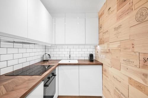 Lovely large 1 bed renovated flat w balcony & 600MB WiFi, Londýn (fotografie 9)