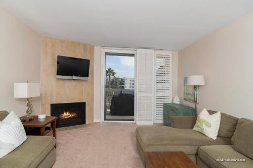 G-314 Surf View Penthouse in Oceanside, USA