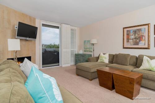 G-314 Surf View Penthouse in Oceanside, USA