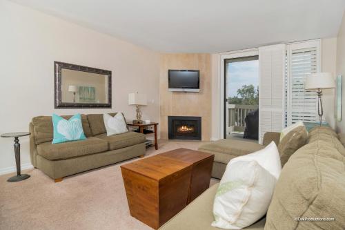 G-314 Surf View Penthouse in Oceanside, USA