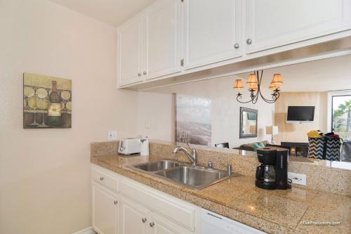 G-314 Surf View Penthouse in Oceanside, USA