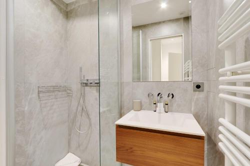 Passy / Eiffel Tower - Amazing 2BR with garden - image 5