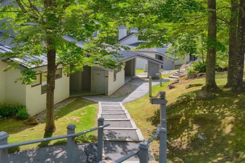 SugarBear Pool, Hot Tub, 2 En Suite BRs, FirePlace in Killington, USA